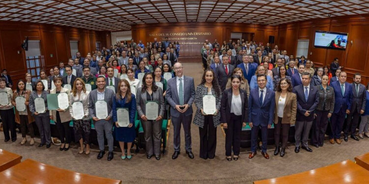 Comunidad docente de la UAEMéx, es reconocida por su excelencia académica