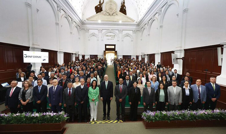 Reconoce Rector Carlos Barrera, a trabajadores de la UAEMex por 26 años de servicio