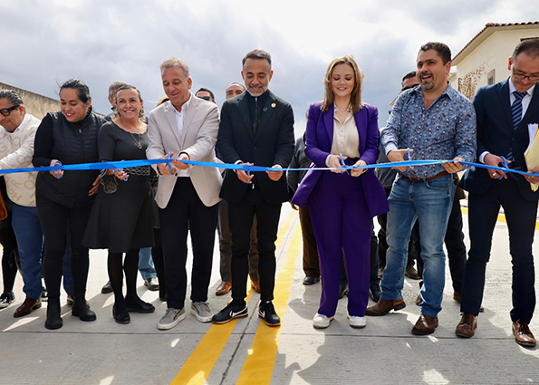 Inaugura Fernando Flores, calle Manuel Arista en Metepec