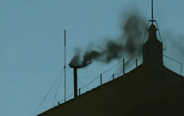 “Humo negro” en el Vaticano, aún no hay nuevo Papa