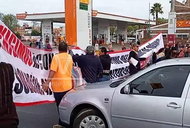 Vecinos de Ecatepec bloquean la Texcoco-Lechería, exigen solución a conflictos territoriales
