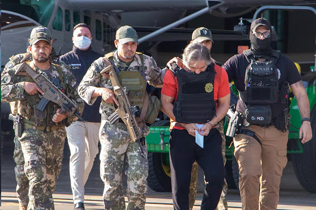 (LISTA) 32 Funcionarios, notarios y medios relacionados con “La Barredora”