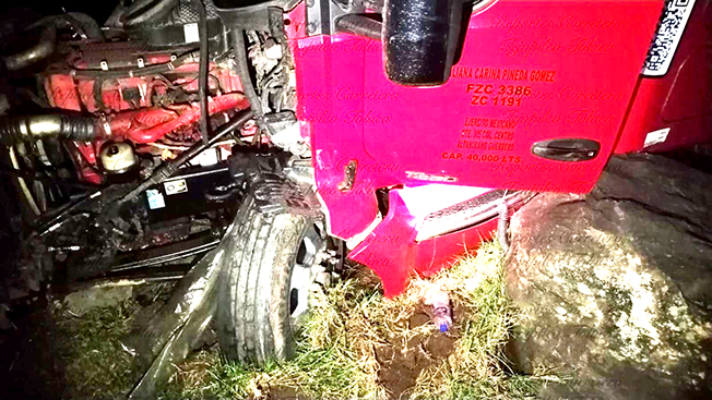 Descarrilamiento de Pipa provoca cierre parcial de la Toluca-Altamirano