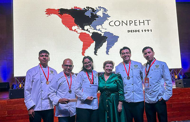 En Medellín, estudiantes y docentes de UAEMéx ganan Concurso de Gastronomía