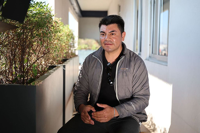 De las aulas al océano: Egresado de la UAEMéx que hizo realidad su sueño de trabajar en un crucero