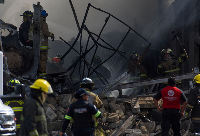 3 menores entre los fallecidos tras desplome de aeronave en Toluca; FGR ya investiga
