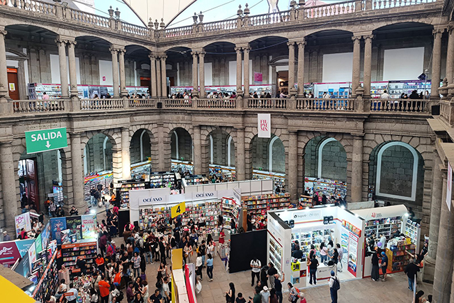 UAEMéx fortalece su compromiso social en la FIL Minería