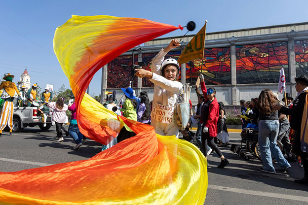 Con caravana artística, UAEMéx celebra “Día Mundial del Teatro”