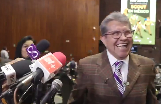 Alcalde “es buena abogada” … “Con Ariadna, amor y paz”: Monreal