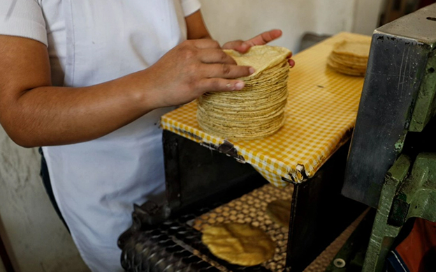 Podría fijarse incremento al precio de la tortilla, este miércoles