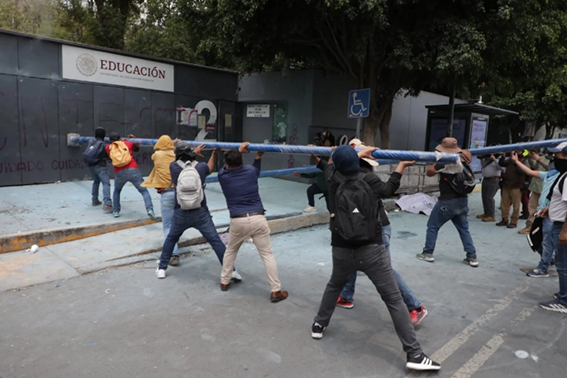 CNTE endurece protestas, tomará autopistas