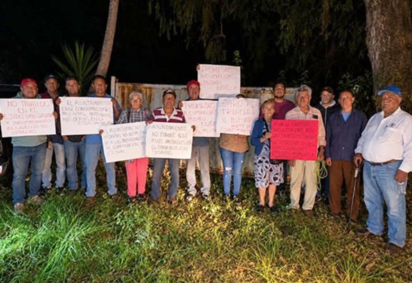 Cierre carretero ante incumplimientos del gobierno municipal de Valle de Bravo